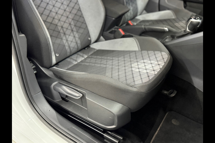 Volkswagen Taigo 1.5 TSI R-Line Executive | Pano | ACC | Digital Cockpit | Camera | Keyless
