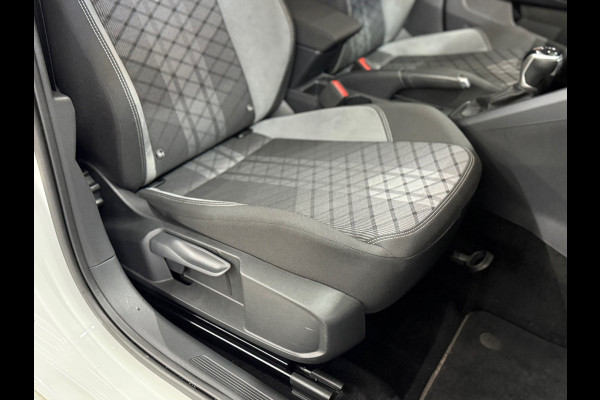 Volkswagen Taigo 1.5 TSI R-Line Executive | Pano | ACC | Digital Cockpit | Camera | Keyless