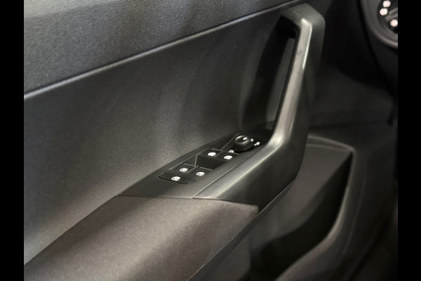 Volkswagen Taigo 1.5 TSI R-Line Executive | Pano | ACC | Digital Cockpit | Camera | Keyless