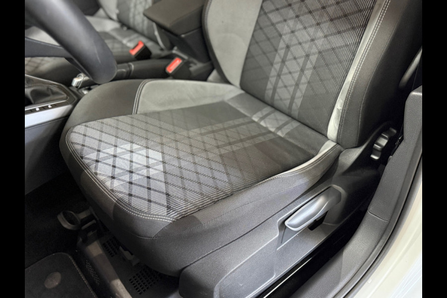 Volkswagen Taigo 1.5 TSI R-Line Executive | Pano | ACC | Digital Cockpit | Camera | Keyless