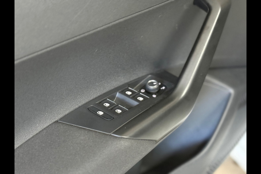 Volkswagen Taigo 1.5 TSI R-Line Executive | Pano | ACC | Digital Cockpit | Camera | Keyless