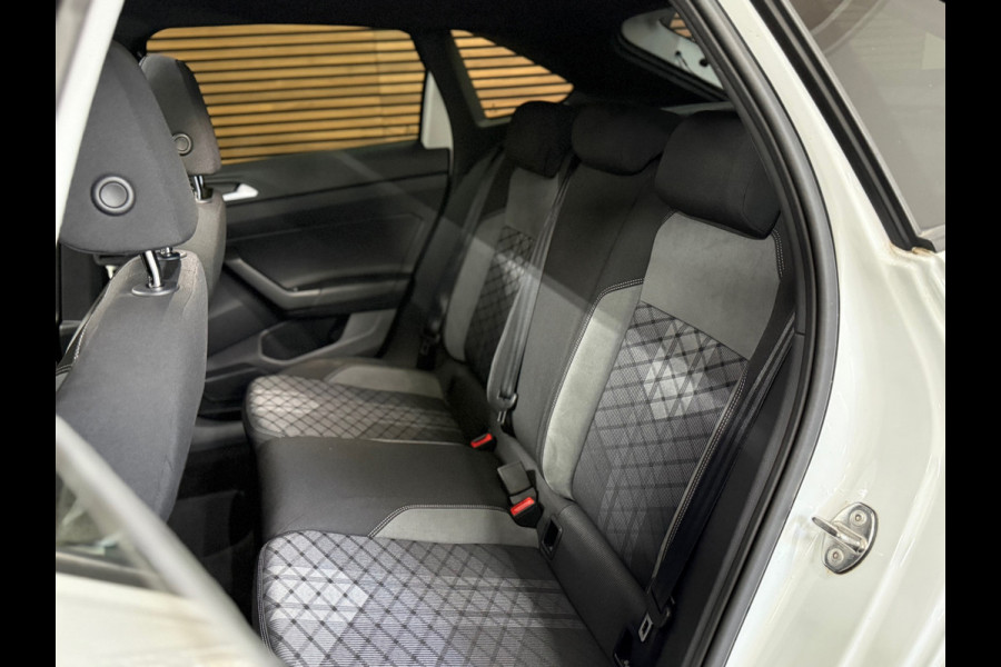 Volkswagen Taigo 1.5 TSI R-Line Executive | Pano | ACC | Digital Cockpit | Camera | Keyless