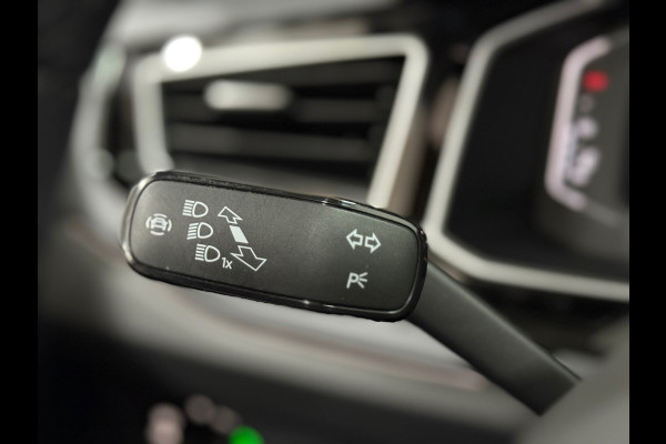 Volkswagen Taigo 1.5 TSI R-Line Executive | Pano | ACC | Digital Cockpit | Camera | Keyless