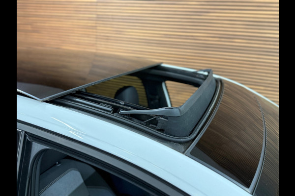 Volkswagen Taigo 1.5 TSI R-Line Executive | Pano | ACC | Digital Cockpit | Camera | Keyless