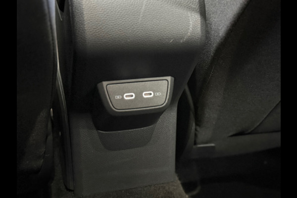 Volkswagen Taigo 1.5 TSI R-Line Executive | Pano | ACC | Digital Cockpit | Camera | Keyless