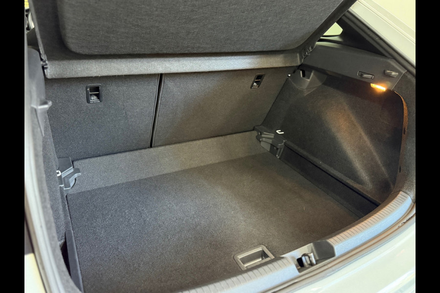Volkswagen Taigo 1.5 TSI R-Line Executive | Pano | ACC | Digital Cockpit | Camera | Keyless