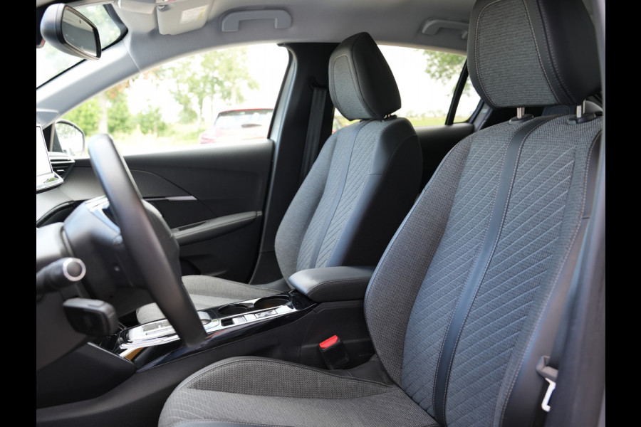 Peugeot e-208 EV Allure 51 kWh | Warmtepomp | Adaptieve cruise control | Stoelverwarming |