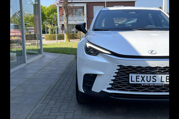 Lexus LBX 1.5 Comfort & Safety Pack | Dodehoekherkenning, Parkeersensoren, Keyless, Stoelverwarming