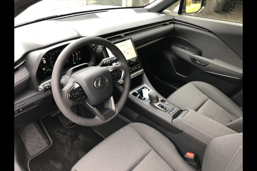 Lexus LBX 1.5 Comfort & Safety Pack | Dodehoekherkenning, Parkeersensoren, Keyless, Stoelverwarming