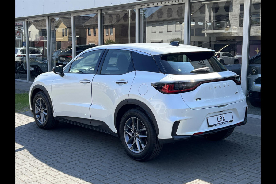Lexus LBX 1.5 Comfort & Safety Pack | Dodehoekherkenning, Parkeersensoren, Keyless, Stoelverwarming