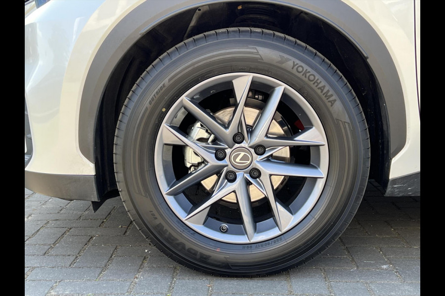 Lexus LBX 1.5 Comfort & Safety Pack | Dodehoekherkenning, Parkeersensoren, Keyless, Stoelverwarming