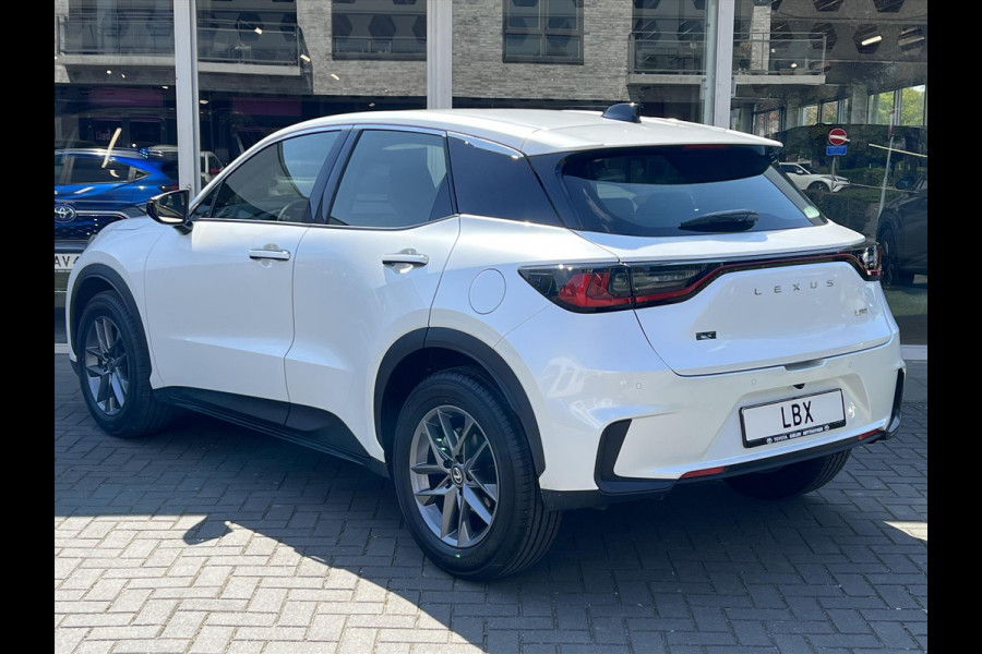 Lexus LBX 1.5 Comfort & Safety Pack | Dodehoekherkenning, Parkeersensoren, Keyless, Stoelverwarming