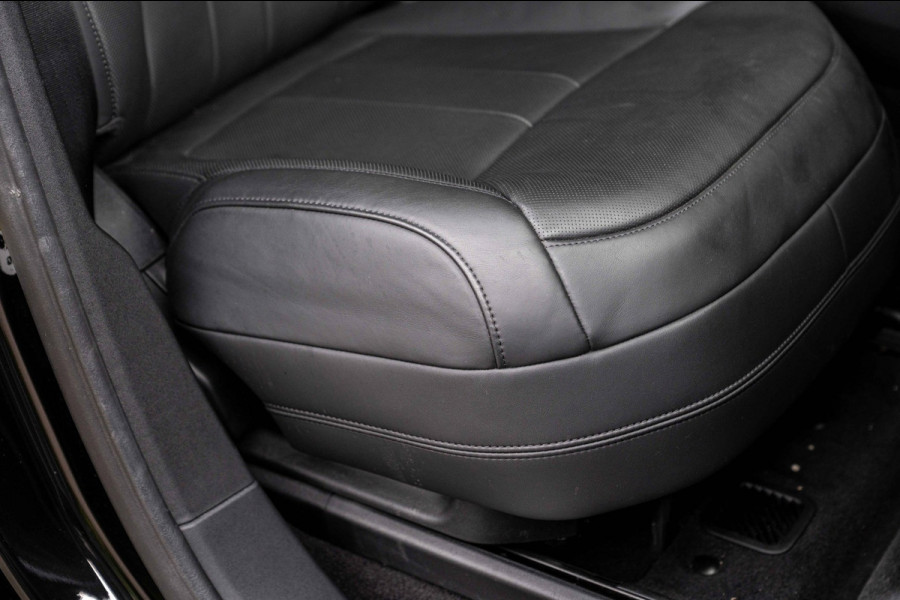 Land Rover Range Rover Sport 3.0 P550e Autobiography Full Option | Trekhaak | Schuifdak | Meridian | Softclose | Massage | 23''