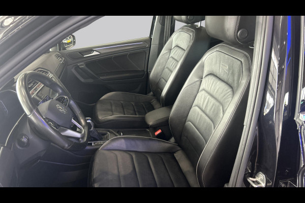 Volkswagen Tiguan 1.5 TSI 150pk DSG R-Line Business+ | Panoramadak | Trekhaak | Stoelverwarming | Keyless