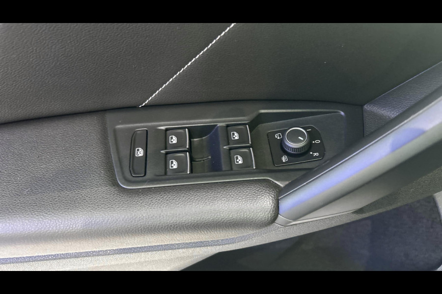 Volkswagen Tiguan 1.5 TSI 150pk DSG R-Line Business+ | Panoramadak | Trekhaak | Stoelverwarming | Keyless