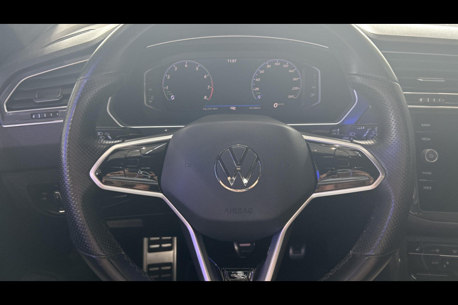 Volkswagen Tiguan 1.5 TSI 150pk DSG R-Line Business+ | Panoramadak | Trekhaak | Stoelverwarming | Keyless