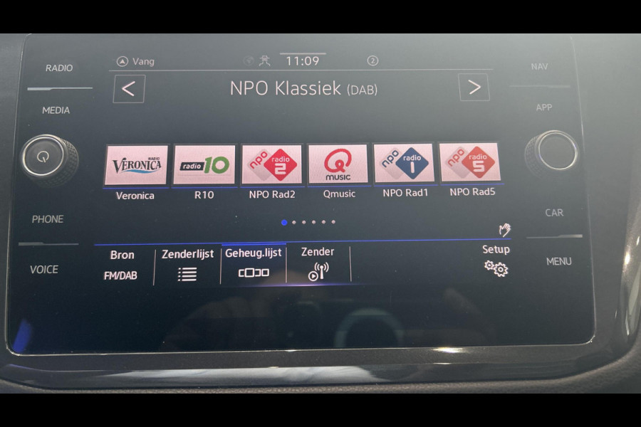 Volkswagen Tiguan 1.5 TSI 150pk DSG R-Line Business+ | Panoramadak | Trekhaak | Stoelverwarming | Keyless