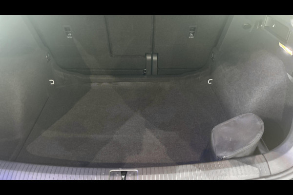 Volkswagen Tiguan 1.5 TSI 150pk DSG R-Line Business+ | Panoramadak | Trekhaak | Stoelverwarming | Keyless