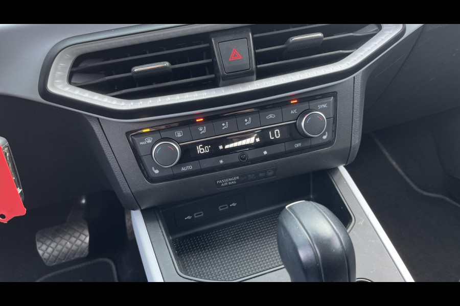 Seat Arona 1.0 TSI 110pk DSG Style Business Intense Stoelverwarming | Clima | Pdc | Navigatie