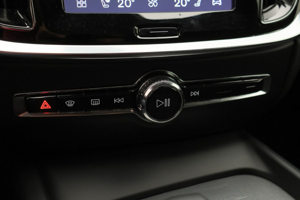 Volvo V60 2.0 B4 Core Climate Pack, ACC, Camera, Apple Carplay, Keyless, Trekhaak