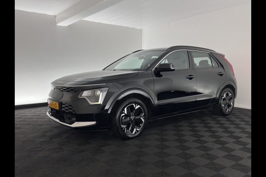 Kia Niro EV DynamicLine 64.8 kWh [3-Fase-11kW] {SoH-96%} (INCL-BTW) Aut. *LEATHER-FABRIC | ADAPTIVE-CRUISE | DIGI-COCKPIT | KEYLESS | CAMERA | DAB | COMFORTSEATS | SHIFTPADDLES | ECC | PDC | CARPLAY | AMBIENT-LIGHT | 17''ALU*