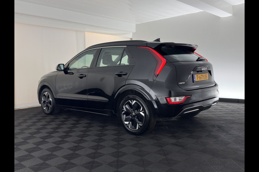Kia Niro EV DynamicLine 64.8 kWh [3-Fase-11kW] {SoH-96%} (INCL-BTW) Aut. *LEATHER-FABRIC | ADAPTIVE-CRUISE | DIGI-COCKPIT | KEYLESS | CAMERA | DAB | COMFORTSEATS | SHIFTPADDLES | ECC | PDC | CARPLAY | AMBIENT-LIGHT | 17''ALU*