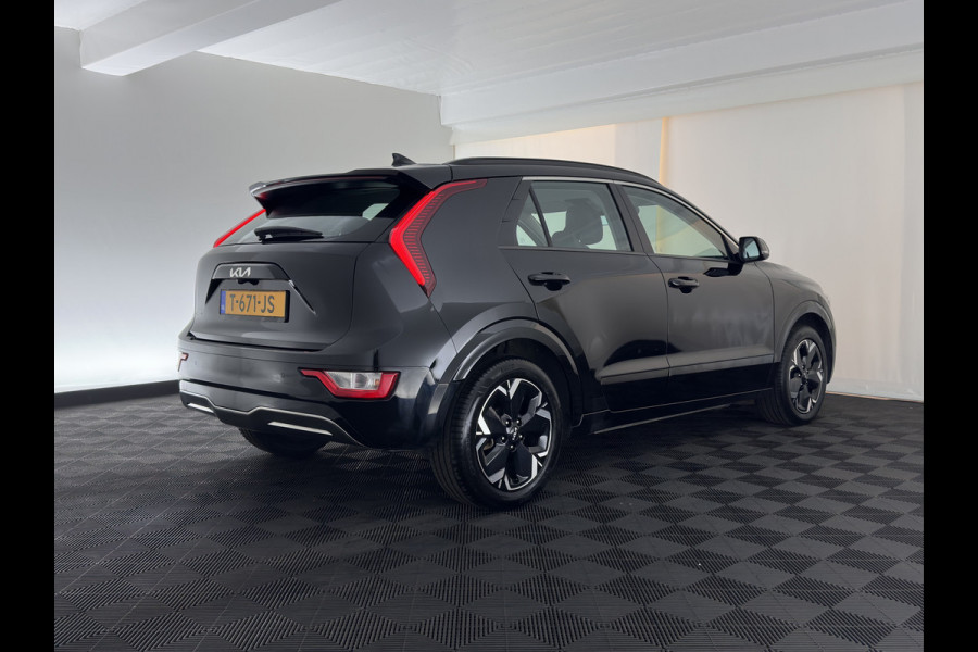 Kia Niro EV DynamicLine 64.8 kWh [3-Fase-11kW] {SoH-96%} (INCL-BTW) Aut. *LEATHER-FABRIC | ADAPTIVE-CRUISE | DIGI-COCKPIT | KEYLESS | CAMERA | DAB | COMFORTSEATS | SHIFTPADDLES | ECC | PDC | CARPLAY | AMBIENT-LIGHT | 17''ALU*