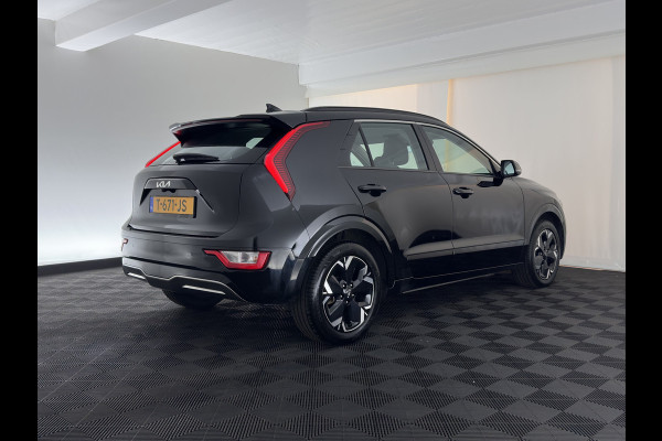 Kia Niro EV DynamicLine 64.8 kWh [3-Fase-11kW] {SoH-96%} (INCL-BTW) Aut. *LEATHER-FABRIC | ADAPTIVE-CRUISE | DIGI-COCKPIT | KEYLESS | CAMERA | DAB | COMFORTSEATS | SHIFTPADDLES | ECC | PDC | CARPLAY | AMBIENT-LIGHT | 17''ALU*