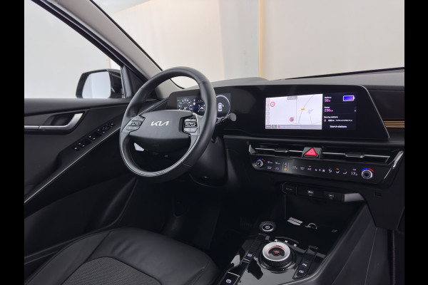 Kia Niro EV DynamicLine 64.8 kWh [3-Fase-11kW] {SoH-96%} (INCL-BTW) Aut. *LEATHER-FABRIC | ADAPTIVE-CRUISE | DIGI-COCKPIT | KEYLESS | CAMERA | DAB | COMFORTSEATS | SHIFTPADDLES | ECC | PDC | CARPLAY | AMBIENT-LIGHT | 17''ALU*