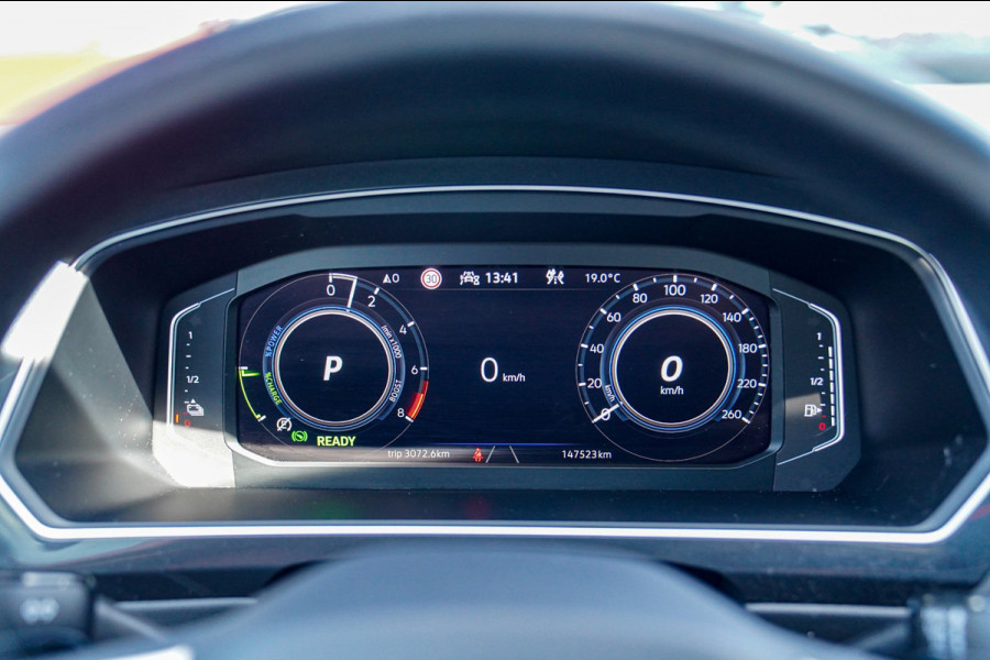 Volkswagen Tiguan 1.4 TSI eHybrid R-Line Business+ | 360 Camera | Memory | Lane Assist | Digitaal dashboard