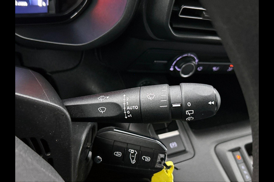 Opel Combo 1.5 BlueHDi 130PK L2 Automaat Apple Carplay / Android Auto Navigatie Trekhaak Airco Camera Cruise Control Parkeersensoren V+A DAB