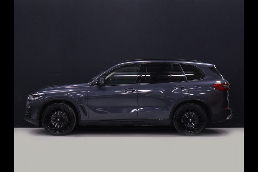 BMW X5 xDrive45e High Executive [PANORAMADAK, APPLE CARPLAY, HEAD-UP DISPLAY, ADAPTIVE CRUISE, ANDROID, TREKHAAK ELEKTRISCH, STOELVERWARMING, COMFORTSTOELEN, NIEUWSTAAT]