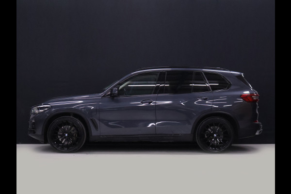 BMW X5 xDrive45e High Executive [PANORAMADAK, APPLE CARPLAY, HEAD-UP DISPLAY, ADAPTIVE CRUISE, ANDROID, TREKHAAK ELEKTRISCH, STOELVERWARMING, COMFORTSTOELEN, NIEUWSTAAT]