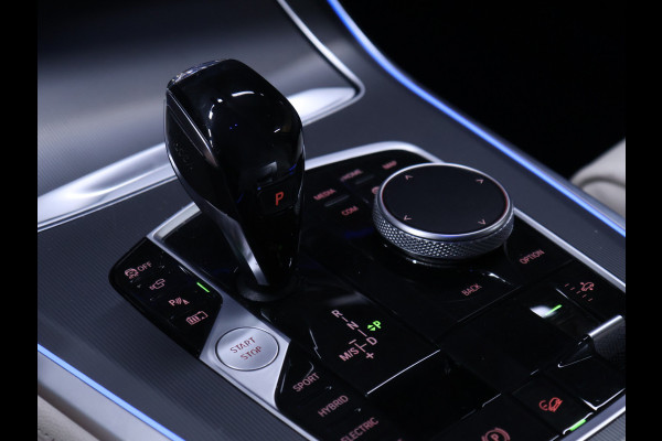 BMW X5 xDrive45e High Executive [PANORAMADAK, APPLE CARPLAY, HEAD-UP DISPLAY, ADAPTIVE CRUISE, ANDROID, TREKHAAK ELEKTRISCH, STOELVERWARMING, COMFORTSTOELEN, NIEUWSTAAT]