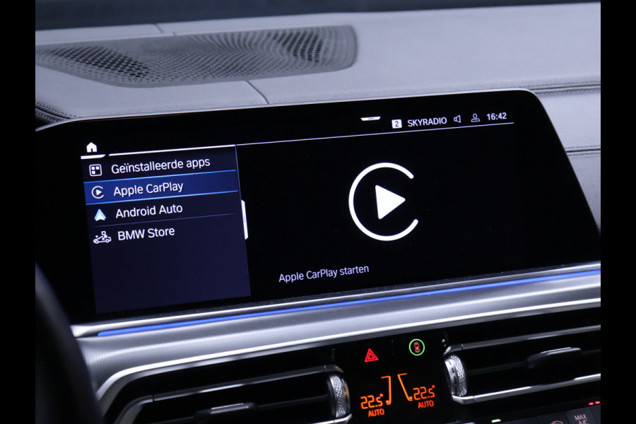 BMW X5 xDrive45e High Executive [PANORAMADAK, APPLE CARPLAY, HEAD-UP DISPLAY, ADAPTIVE CRUISE, ANDROID, TREKHAAK ELEKTRISCH, STOELVERWARMING, COMFORTSTOELEN, NIEUWSTAAT]