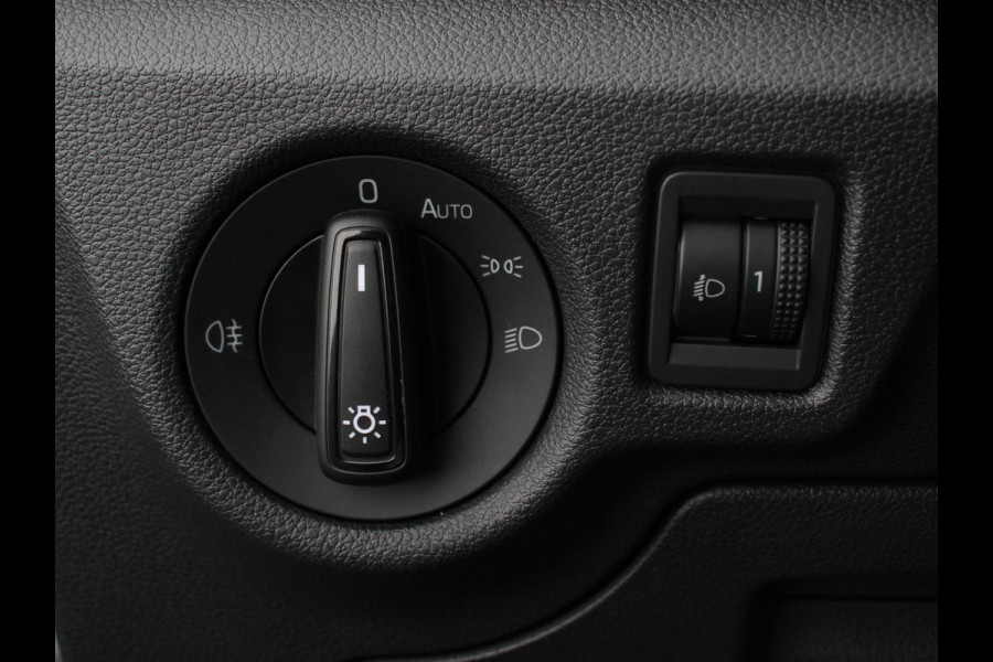 Škoda Kamiq 1.0 TSI 110pk DSG Blackline Navigatie Apple Carplay/Android Auto Adaptive Cruise Control Stoelverwarming Led Climatronic