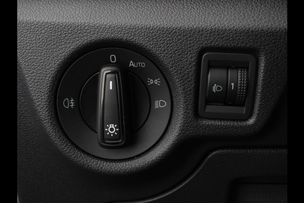 Škoda Kamiq 1.0 TSI 110pk DSG Blackline Navigatie Apple Carplay/Android Auto Adaptive Cruise Control Stoelverwarming Led Climatronic