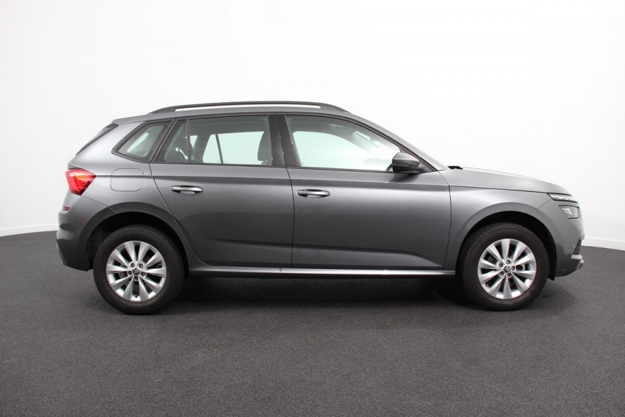 Škoda Kamiq 1.0 TSI 110 pk DSG Life Navigatie Apple Carplay/Android Auto Adaptieve Cruise Control Parkeersensor achter Verwarmde voorstoelen LED-verlichting voor Dakrail DAB