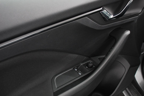 Škoda Kamiq 1.0 TSI 110 pk DSG Life Navigatie Apple Carplay/Android Auto Adaptieve Cruise Control Parkeersensor achter Verwarmde voorstoelen LED-verlichting voor Dakrail DAB