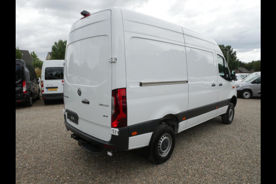 Mercedes-Benz Sprinter 319 CDI 190PK 4x4 L2H2 Automaat Airco Camera