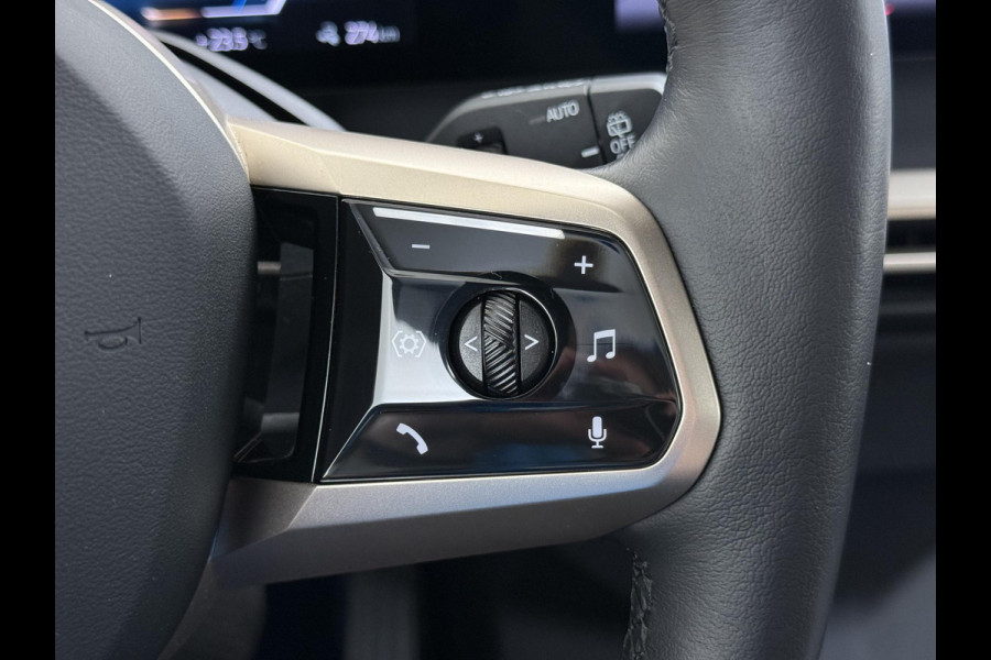 BMW iX xDrive40 Business Edition Plus 77 kWh SOH 100% | DRIVING ASSISTENT PROF. | STOEL + STUURVERWARMING EN MASSAGE| ELEKTRISCHE TREKHAAK| SKYLOUNGE | LASER|