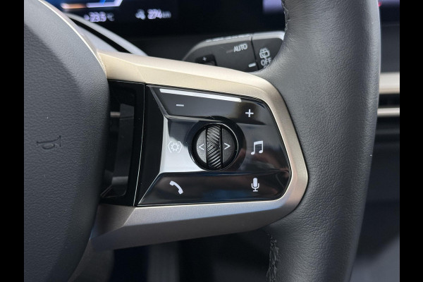 BMW iX xDrive40 Business Edition Plus 77 kWh SOH 100% | DRIVING ASSISTENT PROF. | STOEL + STUURVERWARMING EN MASSAGE| ELEKTRISCHE TREKHAAK| SKYLOUNGE | LASER|