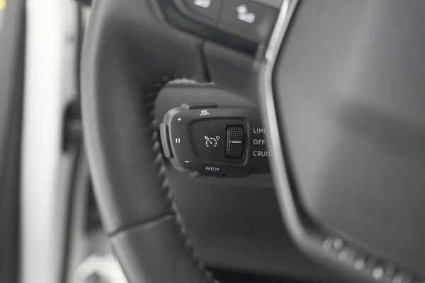 Peugeot 208 PureTech 130 EAT8 Allure Pack | Adaptieve Cruise Control | Navigatie | Camera | Parkeersensoren