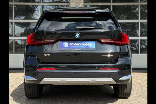 BMW X1 xDrive23i X LINE | PANORAMA | SPORTSTOELEN | ELEKTRISCHE STOEL | LEDER | 18 INCH LM VELGEN |