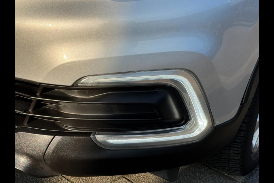 Renault Captur 0.9 TCe Limited - Navigatie I Airco I PDC I Cruise control I Sport velgen I LED I Dealer onderhouden