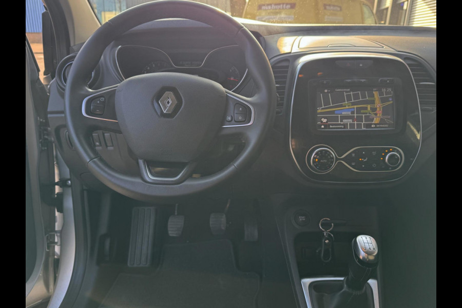 Renault Captur 0.9 TCe Limited - Navigatie I Airco I PDC I Cruise control I Sport velgen I LED I Dealer onderhouden