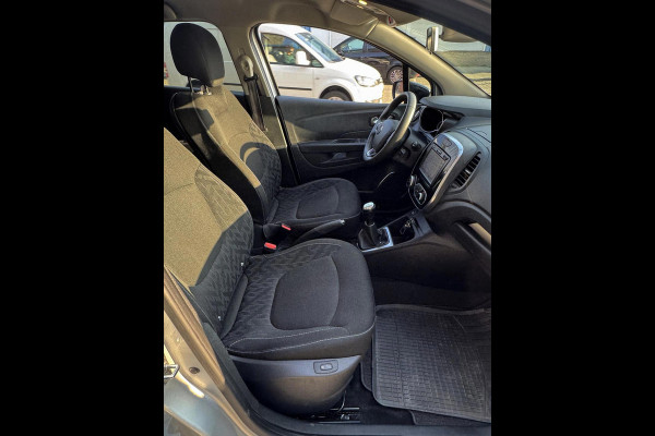 Renault Captur 0.9 TCe Limited - Navigatie I Airco I PDC I Cruise control I Sport velgen I LED I Dealer onderhouden