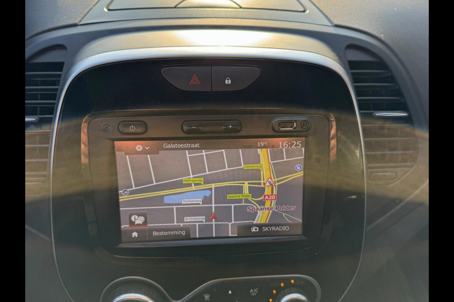 Renault Captur 0.9 TCe Limited - Navigatie I Airco I PDC I Cruise control I Sport velgen I LED I Dealer onderhouden