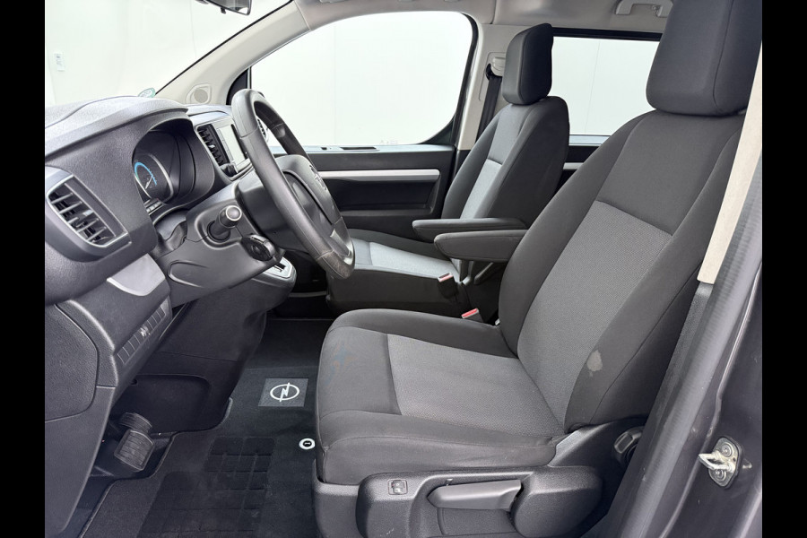 Opel Vivaro -e Zafira Life e Vivaro Combi Electric Zafira Electric L3 8-Personen L3 75 kWh Camera Apple Carplay Android Dual-ECC PDC-a+v Stoelv bordherkenning Cruise Control Led Keyless Priv.Glass Led Licht+Zichtpakket Spoorassist Dubbele Schuifdeur  Lengte 3 Grootste Accu-pakket 1.000kg Trekvermogen  € 67.000 nieuw !