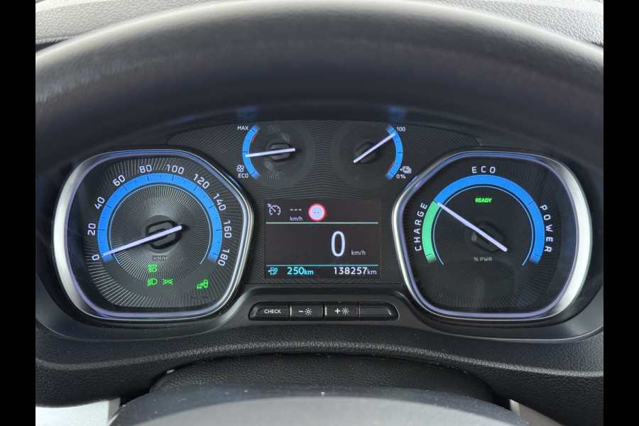 Opel Vivaro -e Zafira Life e Vivaro Combi Electric Zafira Electric L3 8-Personen L3 75 kWh Camera Apple Carplay Android Dual-ECC PDC-a+v Stoelv bordherkenning Cruise Control Led Keyless Priv.Glass Led Licht+Zichtpakket Spoorassist Dubbele Schuifdeur  Lengte 3 Grootste Accu-pakket 1.000kg Trekvermogen  € 67.000 nieuw !